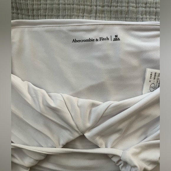 Abercrombie White Halter Crop Top - Picture 5 of 5